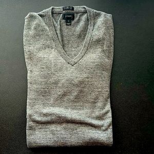 Mens J Crew V neck slim fit pullover 100% cotton sweater.